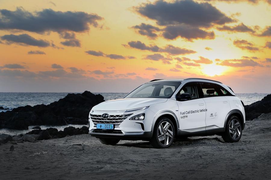  Hyundai NEXO 2018 года  (KR) (фото 1 из 35)